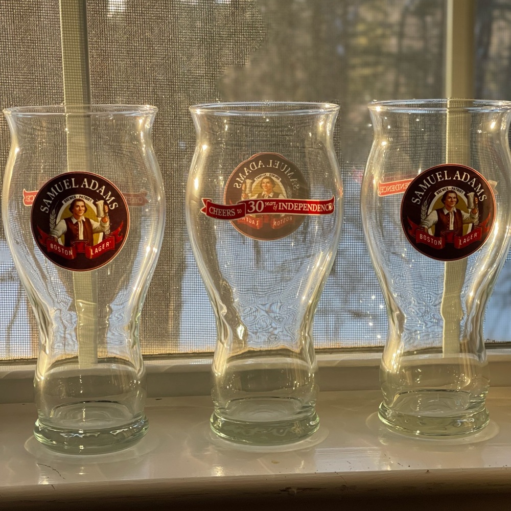 Set of 3 Sam Adams beer glasses. Never used. Perfect condition.